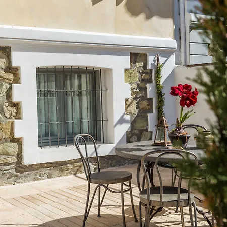 Classic Ouziel Nyaraló