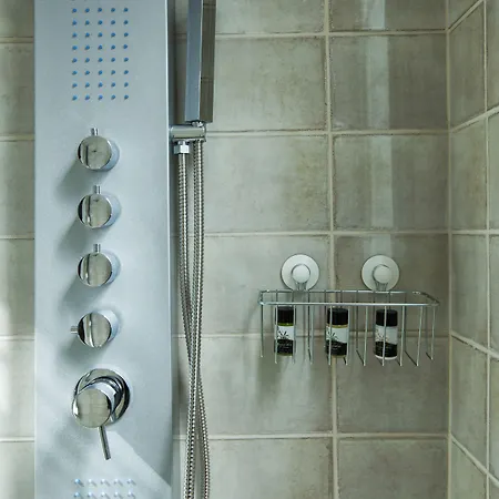 Classic Ouziel Nyaraló